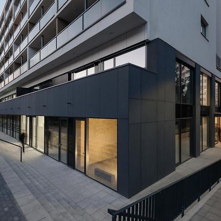 Central Point By Zoom Apartments Pressburg Exterior foto
