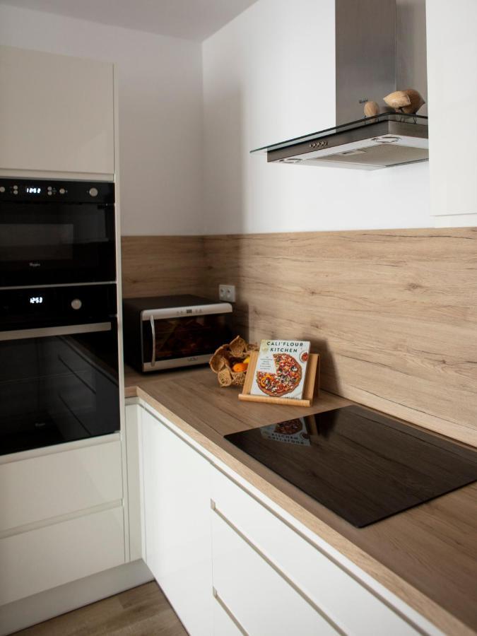 Central Point By Zoom Apartments Pressburg Exterior foto